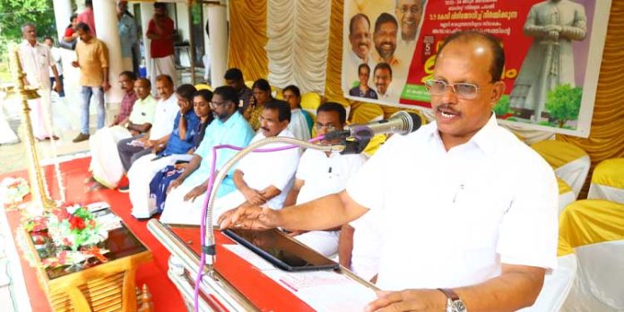 മണ്ണടി കാമ്പിത്താന് കല്മണ്ഡപത്തിന്റെ പ്രവര്ത്തികള് ഉടന് ആരംഭിക്കും : മന്ത്രി അഹമ്മദ് ദേവര്കോവില് മണ്ണടി കാമ്പിത്താന് കല്മണ്ഡപത്തിന്റെ പ്രവര്ത്തികള് ഉടന് ആരംഭിക്കും : മന്ത്രി അഹമ്മദ് ദേവര്കോവില്