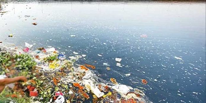 കുടിക്കുന്നതെല്ലാം ജലം അല്ല ; മലിനീകരണം കവരുന്ന ജലാശയങ്ങൾ കുടിക്കുന്നതെല്ലാം ജലം അല്ല ; മലിനീകരണം കവരുന്ന ജലാശയങ്ങൾ