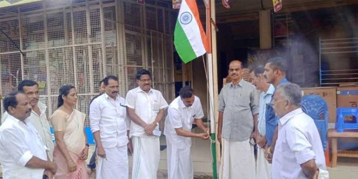 കോൺഗ്രസ് കൊടുമൺ മണ്ഡലം കമ്മറ്റിയുടെ നേതൃത്വത്തിൽ സ്വാതന്ത്ര്യത്തിന്റെ 77-ാം മത് വാർഷികം ആചരിച്ചു കോൺഗ്രസ് കൊടുമൺ മണ്ഡലം കമ്മറ്റിയുടെ നേതൃത്വത്തിൽ സ്വാതന്ത്ര്യത്തിന്റെ 77-ാം മത് വാർഷികം ആചരിച്ചു