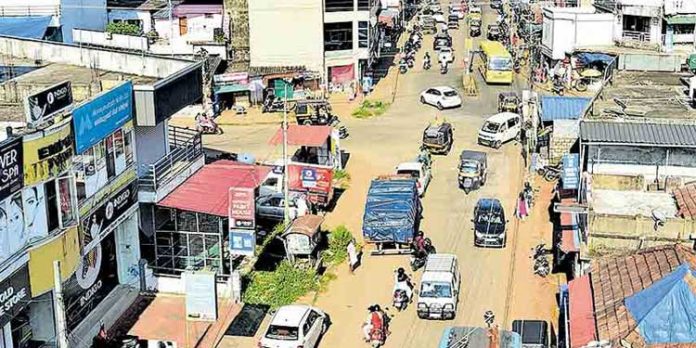 കോന്നിയിലെ ഗതാഗതകുരുക്ക് ; ട്രാഫിക്ക് കമ്മിറ്റിയുടെ നിര്ദേശം ജനറല് കമ്മറ്റി അംഗീകരിച്ചു കോന്നിയിലെ ഗതാഗതകുരുക്ക് ; ട്രാഫിക്ക് കമ്മിറ്റിയുടെ നിര്ദേശം ജനറല് കമ്മറ്റി അംഗീകരിച്ചു