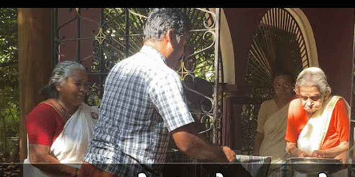 ഇരവിപേരൂര് ദേശത്തിന്റെ പൊടിപ്പാറ പൂരാടം കൊടുപ്പ് നിരവധിപേര്ക്ക് സഹായ ഹസ്തമായി ഇരവിപേരൂര് ദേശത്തിന്റെ പൊടിപ്പാറ പൂരാടം കൊടുപ്പ് നിരവധിപേര്ക്ക് സഹായ ഹസ്തമായി