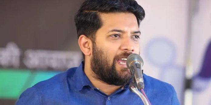 അന്തരിച്ച എംഎൽഎയുടെ മകന് ഉപതെരഞ്ഞെടുപ്പിൽ സീറ്റ് ; സിപിഎമ്മിനെതിരെ തിരിച്ചടിച്ച് ഷാഫി പറമ്പിൽ അന്തരിച്ച എംഎൽഎയുടെ മകന് ഉപതെരഞ്ഞെടുപ്പിൽ സീറ്റ് ; സിപിഎമ്മിനെതിരെ തിരിച്ചടിച്ച് ഷാഫി പറമ്പിൽ