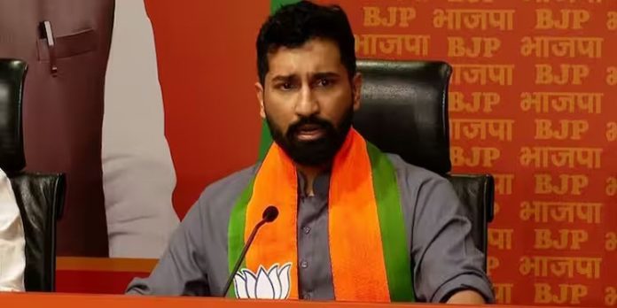 ആരാധ്യനായ ഗണേശ ഭഗവാനെ ഷംസീര് അവഹേളിച്ചു : അനിൽ ആന്റണി ആരാധ്യനായ ഗണേശ ഭഗവാനെ ഷംസീര് അവഹേളിച്ചു : അനിൽ ആന്റണി