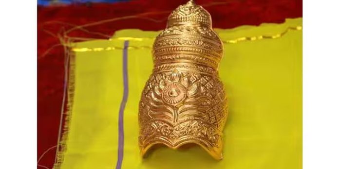 ഗുരുവായൂരപ്പന് 32 പവന് സ്വര്ണ കിരീടം സമര്പ്പിച്ച് സ്റ്റാലിന്റെ ഭാര്യ ഗുരുവായൂരപ്പന് 32 പവന് സ്വര്ണ കിരീടം സമര്പ്പിച്ച് സ്റ്റാലിന്റെ ഭാര്യ