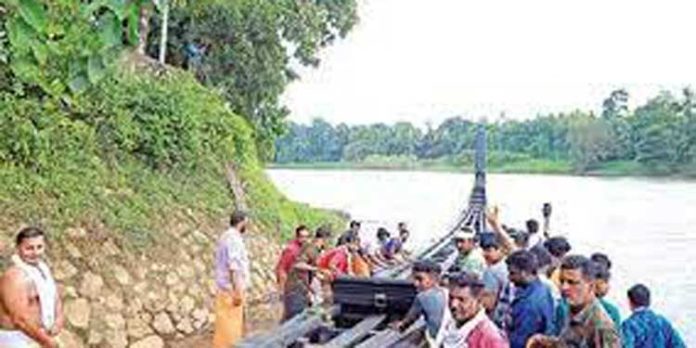 പടിഞ്ഞാറിന്റെ വേഗം ഉടലേറ്റിയ മുതവഴി പള്ളിയോടം പടിഞ്ഞാറിന്റെ വേഗം ഉടലേറ്റിയ മുതവഴി പള്ളിയോടം