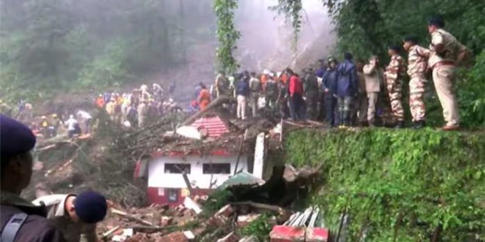 തോരാത്ത മഴ ; ഹിമാചലില് മരണം 29 ആയി; നിരവധി പേര് കുടുങ്ങി തോരാത്ത മഴ ; ഹിമാചലില് മരണം 29 ആയി; നിരവധി പേര് കുടുങ്ങി