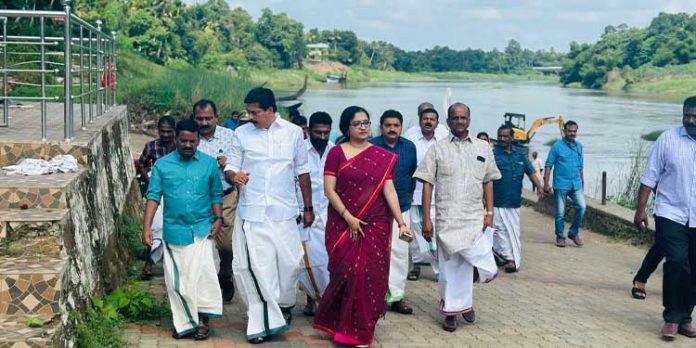 ആറന്മുള ഉത്തൃട്ടാതി ജലോത്സവം : മണല്പ്പുറ്റുകള് നീക്കം ചെയ്യുന്നതിന് 10.50 ലക്ഷം രൂപ അനുവദിച്ചതായി മന്ത്രി റോഷി അഗസ്റ്റിന് ആറന്മുള ഉത്തൃട്ടാതി ജലോത്സവം : മണല്പ്പുറ്റുകള് നീക്കം ചെയ്യുന്നതിന് 10.50 ലക്ഷം രൂപ അനുവദിച്ചതായി മന്ത്രി റോഷി അഗസ്റ്റിന്