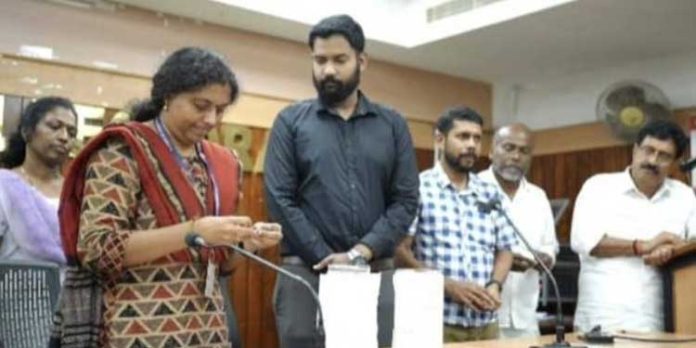 നെഹ്റു ട്രോഫി ജലോത്സവം ; ട്രാക്കുകളും ഹീറ്റ്സുകളും നിശ്ചയിച്ചു നെഹ്റു ട്രോഫി ജലോത്സവം ; ട്രാക്കുകളും ഹീറ്റ്സുകളും നിശ്ചയിച്ചു