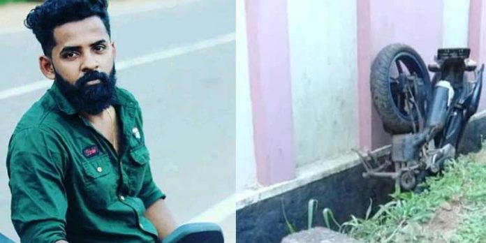 മുണ്ടക്കയം വേലനിലത്തുണ്ടായ വാഹന അപകടത്തിൽ യുവാവ് മരിച്ചു മുണ്ടക്കയം വേലനിലത്തുണ്ടായ വാഹന അപകടത്തിൽ യുവാവ് മരിച്ചു
