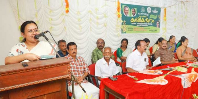വരും തലമുറയെ കാര്ഷികവൃത്തിയിലേക്ക് കൊണ്ടുവരണം : മന്ത്രി വീണാ ജോര്ജ് വരും തലമുറയെ കാര്ഷികവൃത്തിയിലേക്ക് കൊണ്ടുവരണം : മന്ത്രി വീണാ ജോര്ജ്