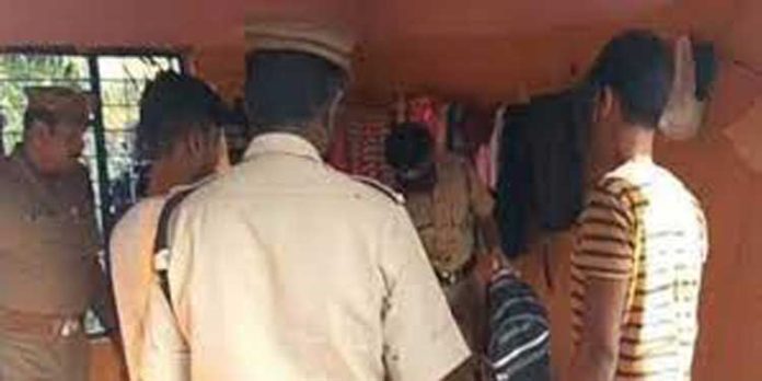 അന്യസംസ്ഥാന തൊഴിലാളി ക്യാമ്പുകളില് പരിശോധന ശക്തമാക്കി പോലീസ് അന്യസംസ്ഥാന തൊഴിലാളി ക്യാമ്പുകളില് പരിശോധന ശക്തമാക്കി പോലീസ്