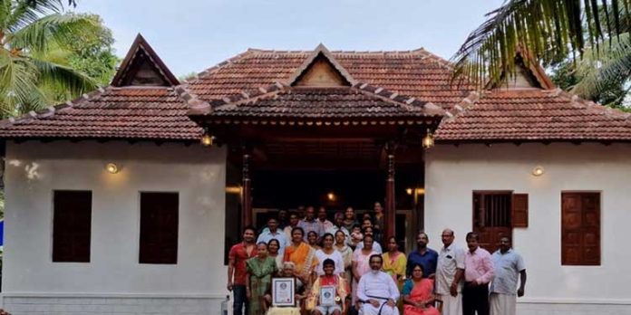 എടത്വ മാലിയിൽ പുളിക്കത്ര തറവാടിന് യു.ആർ.എഫ് ലോക റെക്കോർഡ് സമ്മാനിച്ചു എടത്വ മാലിയിൽ പുളിക്കത്ര തറവാടിന് യു.ആർ.എഫ് ലോക റെക്കോർഡ് സമ്മാനിച്ചു