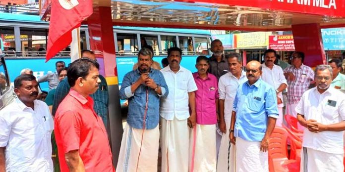 ത്രിദിന സത്യാഗ്രഹ സമരത്തിന്റെ ഭാഗമായുള്ള പ്രചരണ സംസ്ഥാന മേഖലാ ജാഥയ്ക്ക് റാന്നിയില് സ്വീകരണം ത്രിദിന സത്യാഗ്രഹ സമരത്തിന്റെ ഭാഗമായുള്ള പ്രചരണ സംസ്ഥാന മേഖലാ ജാഥയ്ക്ക് റാന്നിയില് സ്വീകരണം