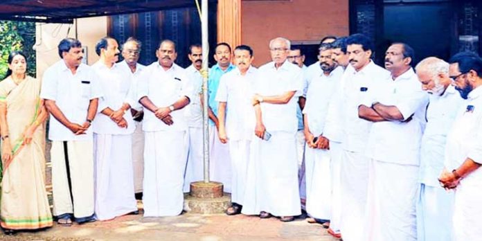 ബ്രിട്ടീഷ് സാമ്രാജ്യത്വ ശക്തികള്ക്കെതിരെ പോരാട്ടം നയിച്ച് സ്വാതന്ത്ര്യം നേടിത്തന്ന ഇന്ത്യന് നാഷണല് കോണ്ഗ്രസും അതിന്റെ നേതാക്കളുമാണ് ഇന്ത്യന് സ്വാതന്ത്ര്യത്തിന്റെ നേരവകാശികള് ; ഡി.സി.സി പ്രസിഡന്റ് പ്രൊഫ. സതീഷ് കൊച്ചുപറമ്പില് ബ്രിട്ടീഷ് സാമ്രാജ്യത്വ ശക്തികള്ക്കെതിരെ പോരാട്ടം നയിച്ച് സ്വാതന്ത്ര്യം നേടിത്തന്ന ഇന്ത്യന് നാഷണല് കോണ്ഗ്രസും അതിന്റെ നേതാക്കളുമാണ് ഇന്ത്യന് സ്വാതന്ത്ര്യത്തിന്റെ നേരവകാശികള് ; ഡി.സി.സി പ്രസിഡന്റ് പ്രൊഫ. സതീഷ് കൊച്ചുപറമ്പില്