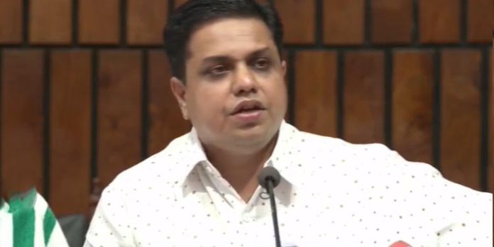 ശാസ്ത്രത്തെക്കുറിച്ച് പറയുന്നത് എങ്ങനെ വിശ്വാസത്തെ ഹനിക്കും? ; ഒരു മതത്തെയും വ്രണപ്പെടുത്തിയിട്ടില്ല : എഎന് ഷംസീര് ശാസ്ത്രത്തെക്കുറിച്ച് പറയുന്നത് എങ്ങനെ വിശ്വാസത്തെ ഹനിക്കും? ; ഒരു മതത്തെയും വ്രണപ്പെടുത്തിയിട്ടില്ല : എഎന് ഷംസീര്
