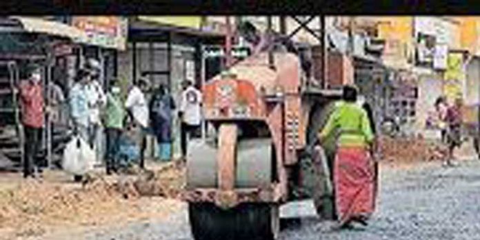 അനിശ്ചിതത്വത്തിനൊടുവിൽ സെൻട്രൽ ജംഗ്ഷന് – തൈക്കാവ് റോഡ് നിർമ്മാണം വീണ്ടും തുടങ്ങി അനിശ്ചിതത്വത്തിനൊടുവിൽ സെൻട്രൽ ജംഗ്ഷന് – തൈക്കാവ് റോഡ് നിർമ്മാണം വീണ്ടും തുടങ്ങി