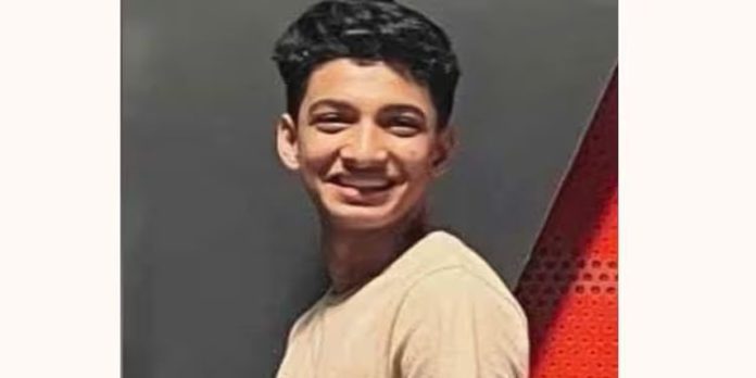 ബഹ്റൈനില് മലയാളി വിദ്യാര്ഥി പതിനൊന്നാം നിലയില് നിന്ന് വീണ് മരിച്ച നിലയില് ബഹ്റൈനില് മലയാളി വിദ്യാര്ഥി പതിനൊന്നാം നിലയില് നിന്ന് വീണ് മരിച്ച നിലയില്