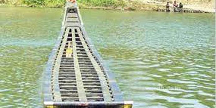 കാലപ്പഴക്കംകൊണ്ടും പ്രൗഢികൊണ്ടും എല്ലാവരും വണങ്ങുന്ന പള്ളിയോടം ; ഉമയാറ്റുകര പള്ളിയോടം കാലപ്പഴക്കംകൊണ്ടും പ്രൗഢികൊണ്ടും എല്ലാവരും വണങ്ങുന്ന പള്ളിയോടം ; ഉമയാറ്റുകര പള്ളിയോടം