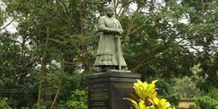 മണ്ണടി വേലുത്തമ്പി ദളവാ സ്മാരകം മണ്ണടി വേലുത്തമ്പി ദളവാ സ്മാരകം