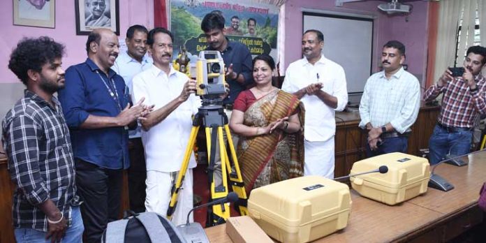 ഡിജിറ്റല് സര്വേയിലെ പുത്തന് സാധ്യതകളെ പ്രയോജനപ്പെടുത്തണം : ജില്ലാ പഞ്ചായത്ത് പ്രസിഡന്റ് ഡിജിറ്റല് സര്വേയിലെ പുത്തന് സാധ്യതകളെ പ്രയോജനപ്പെടുത്തണം : ജില്ലാ പഞ്ചായത്ത് പ്രസിഡന്റ്