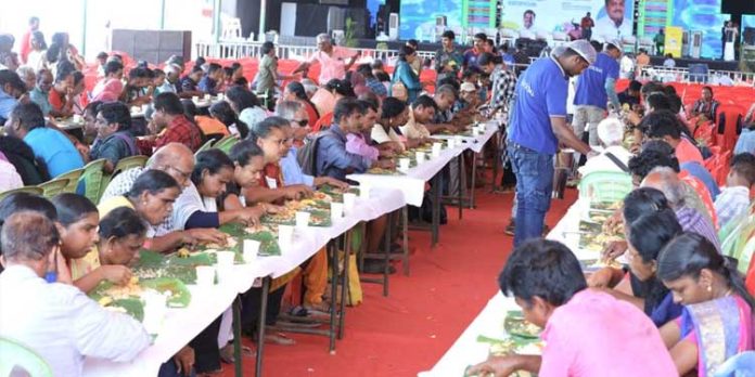 കരിയാട്ടം ടൂറിസം എക്സ്പോ ; കാഴ്ച പരിമിതരുടെ ഓണാഘോഷം വ്യത്യസ്തമായി കരിയാട്ടം ടൂറിസം എക്സ്പോ ; കാഴ്ച പരിമിതരുടെ ഓണാഘോഷം വ്യത്യസ്തമായി
