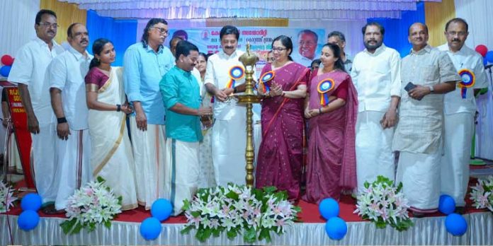 സമ്പൂര്ണ കുടിവെള്ള പദ്ധതി ; റാന്നി മണ്ഡലത്തിന് അനുവദിച്ചത് 600 കോടി : മന്ത്രി റോഷി അഗസ്റ്റിന് സമ്പൂര്ണ കുടിവെള്ള പദ്ധതി ; റാന്നി മണ്ഡലത്തിന് അനുവദിച്ചത് 600 കോടി : മന്ത്രി റോഷി അഗസ്റ്റിന്