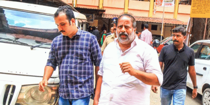 മൈലപ്ര ബാങ്ക് തട്ടിപ്പ് ; 86.12 കോടിയുടെ കേസിലും അറസ്റ്റ് ഉടനെന്ന് സൂചന മൈലപ്ര ബാങ്ക് തട്ടിപ്പ് ; 86.12 കോടിയുടെ കേസിലും അറസ്റ്റ് ഉടനെന്ന് സൂചന