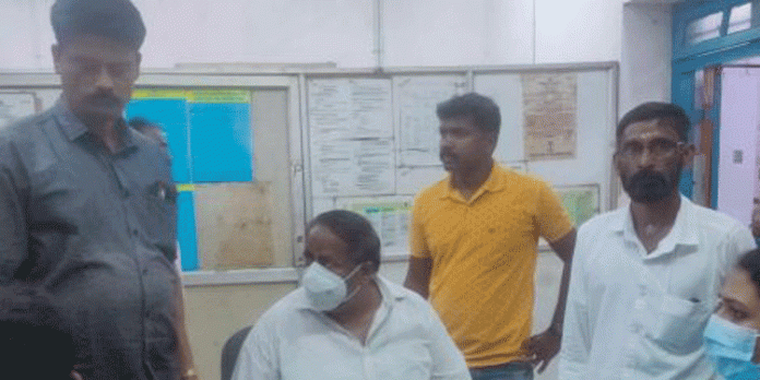 മൈലപ്ര സർവീസ് സഹകരണ ബാങ്ക് തട്ടിപ്പ് ; മുക്കിയ കോടികൾ എന്തു ചെയ്തുവെന്ന് അന്വേഷിച്ച് ക്രൈംബ്രാഞ്ച് മൈലപ്ര സർവീസ് സഹകരണ ബാങ്ക് തട്ടിപ്പ് ; മുക്കിയ കോടികൾ എന്തു ചെയ്തുവെന്ന് അന്വേഷിച്ച് ക്രൈംബ്രാഞ്ച്
