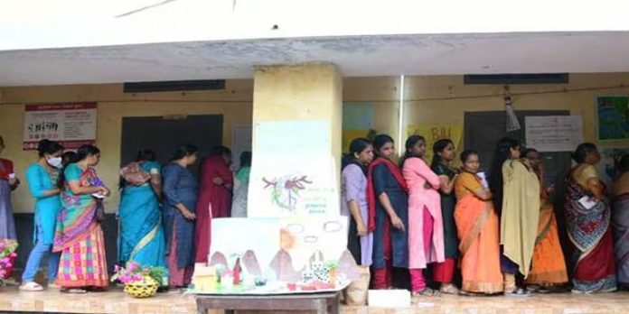 അവസാന വോട്ടും രേഖപ്പെടുത്തി ; പുതുപ്പള്ളിയിൽ 73 ശതമാനം പോളിങ് അവസാന വോട്ടും രേഖപ്പെടുത്തി ; പുതുപ്പള്ളിയിൽ 73 ശതമാനം പോളിങ്