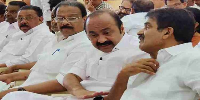 സർക്കാരിന്റെ ജനസദസ് പരിപാടി യു.ഡി.എഫ് ബഹിഷ്കരിക്കും സർക്കാരിന്റെ ജനസദസ് പരിപാടി യു.ഡി.എഫ് ബഹിഷ്കരിക്കും