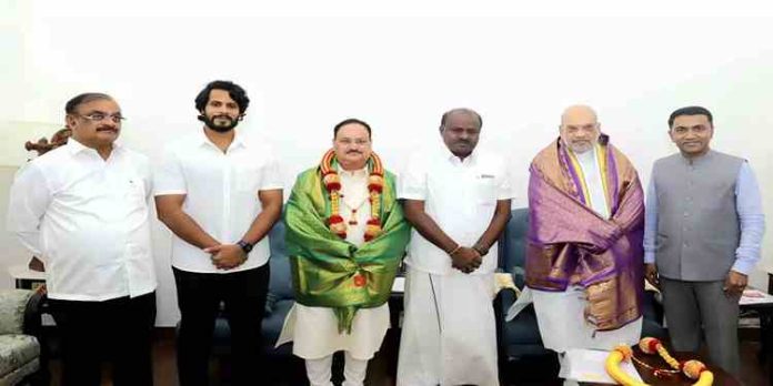 എൻ.ഡി.എയിൽ ചേർന്നതിന് പിന്നാലെ ജെ.ഡി.എസ് സംസ്ഥാന വൈസ് പ്രസിഡന്റ് രാജിവെച്ചു എൻ.ഡി.എയിൽ ചേർന്നതിന് പിന്നാലെ ജെ.ഡി.എസ് സംസ്ഥാന വൈസ് പ്രസിഡന്റ് രാജിവെച്ചു