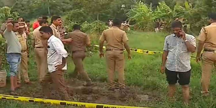 പാലക്കാട്ട് കണ്ടെത്തിയ യുവാക്കളുടെ മൃതദേഹങ്ങൾ ഇന്ന് പുറത്തെടുക്കും പാലക്കാട്ട് കണ്ടെത്തിയ യുവാക്കളുടെ മൃതദേഹങ്ങൾ ഇന്ന് പുറത്തെടുക്കും
