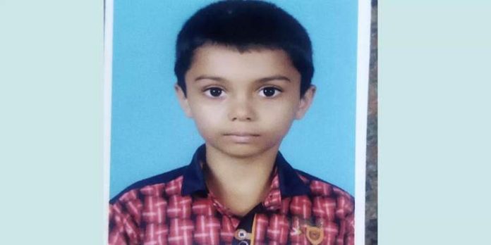 കാട്ടാക്കടയിൽ കത്ത് എഴുതിവച്ച ശേഷം വീട് വിട്ട് പോയ എട്ടാം ക്ലാസുകാരനെ കണ്ടെത്തി കാട്ടാക്കടയിൽ കത്ത് എഴുതിവച്ച ശേഷം വീട് വിട്ട് പോയ എട്ടാം ക്ലാസുകാരനെ കണ്ടെത്തി