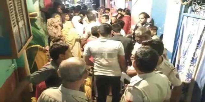 ക്ഷേത്രത്തിലെ പ്രസാദം കഴിച്ചു; ഭിന്നശേഷിക്കാരനായ മുസ്ലിം യുവാവിനെ തല്ലിക്കൊന്നു ക്ഷേത്രത്തിലെ പ്രസാദം കഴിച്ചു; ഭിന്നശേഷിക്കാരനായ മുസ്ലിം യുവാവിനെ തല്ലിക്കൊന്നു