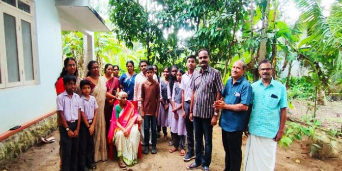 പെരിങ്ങര പി എം വി എച്ച് എസില് അധ്യാപക ദിനം ആചരിച്ചു പെരിങ്ങര പി എം വി എച്ച് എസില് അധ്യാപക ദിനം ആചരിച്ചു