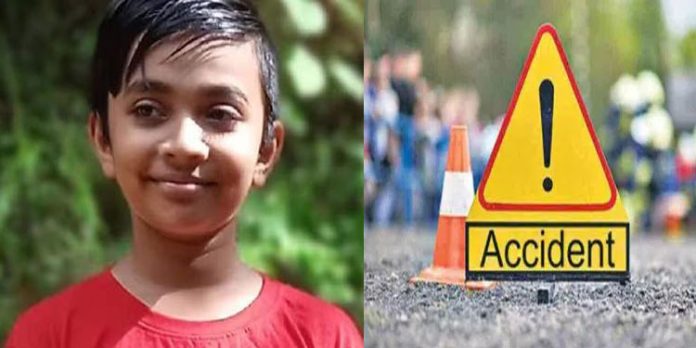 അമ്മയ്ക്കൊപ്പം സ്കൂട്ടറില് സഞ്ചരിച്ച അഞ്ചാംക്ലാസ് വിദ്യാര്ഥി ബസിടിച്ച് മരിച്ചു അമ്മയ്ക്കൊപ്പം സ്കൂട്ടറില് സഞ്ചരിച്ച അഞ്ചാംക്ലാസ് വിദ്യാര്ഥി ബസിടിച്ച് മരിച്ചു