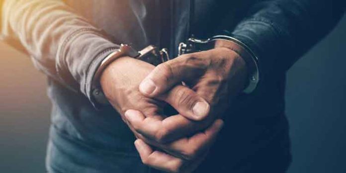പണത്തിനായി യുവാവിനെ തട്ടിക്കൊണ്ടുപോയ സംഭവം ; 8 പേർ അറസ്റ്റിൽ പണത്തിനായി യുവാവിനെ തട്ടിക്കൊണ്ടുപോയ സംഭവം ; 8 പേർ അറസ്റ്റിൽ