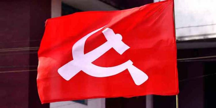 നിയമസഭാ തെരഞ്ഞെടുപ്പിൽ സിപിഎമ്മിന് വോട്ട് ചെയ്യരുതെന്ന് വീടിന് മുമ്പിൽ പോസ്റ്റർ ഒട്ടിച്ച് കുടുംബം നിയമസഭാ തെരഞ്ഞെടുപ്പിൽ സിപിഎമ്മിന് വോട്ട് ചെയ്യരുതെന്ന് വീടിന് മുമ്പിൽ പോസ്റ്റർ ഒട്ടിച്ച് കുടുംബം