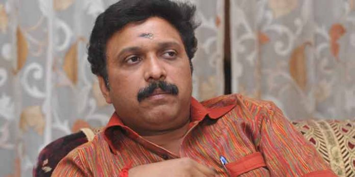 ഉമ്മൻ ചാണ്ടിക്കെതിരായ ലൈംഗിക ഗൂഢാലോചന കേസ് ; ഗണേഷ് കുമാർ നേരിട്ട് ഹാജരാകണമെന്ന് കോടതി ഉമ്മൻ ചാണ്ടിക്കെതിരായ ലൈംഗിക ഗൂഢാലോചന കേസ് ; ഗണേഷ് കുമാർ നേരിട്ട് ഹാജരാകണമെന്ന് കോടതി