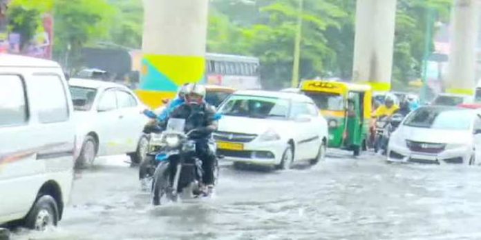 കൊച്ചിയിൽ ശക്തമായ മഴ ; ഇടപ്പള്ളി ഭാഗങ്ങളിൽ വെള്ളക്കെട്ട് കൊച്ചിയിൽ ശക്തമായ മഴ ; ഇടപ്പള്ളി ഭാഗങ്ങളിൽ വെള്ളക്കെട്ട്
