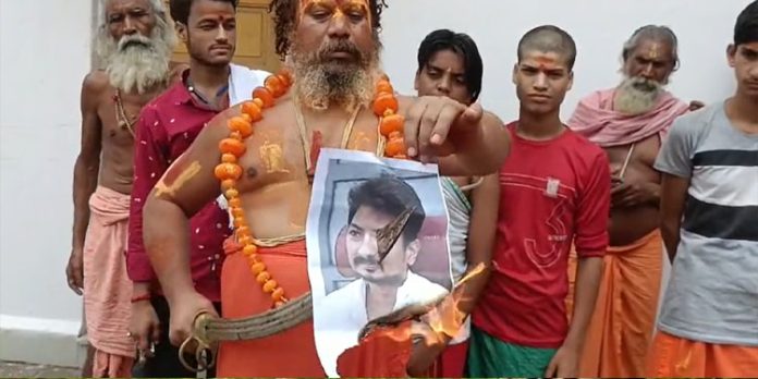 ഉദയനിധി സ്റ്റാലിന്റെ തലവെട്ടുന്നവർക്ക് 10 കോടി – അയോധ്യയിലെ സന്യാസി ഉദയനിധി സ്റ്റാലിന്റെ തലവെട്ടുന്നവർക്ക് 10 കോടി – അയോധ്യയിലെ സന്യാസി