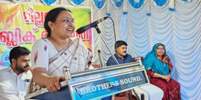 ലൈബ്രറിയിൽ ഓണാഘോഷം ലൈബ്രറിയിൽ ഓണാഘോഷം