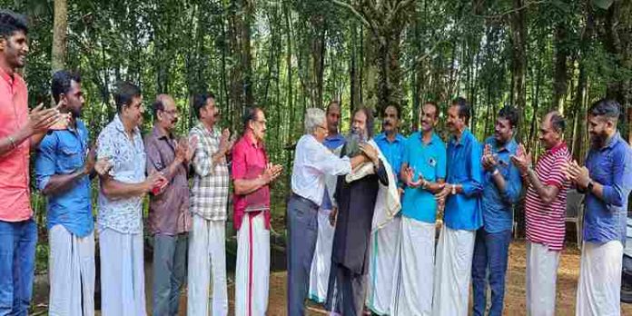 ജിതേഷ്ജിയ്ക്ക് സൈനിക കൂട്ടായ്മയുടെ സ്നേഹാദരം ജിതേഷ്ജിയ്ക്ക് സൈനിക കൂട്ടായ്മയുടെ സ്നേഹാദരം