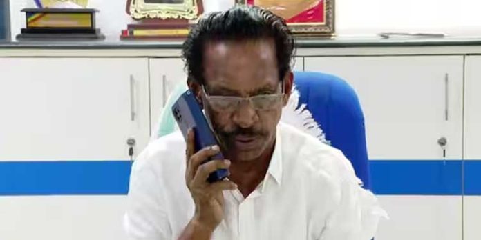 ഭീഷണിപ്പെടുത്തി, മാനസികമായി പീഡിപ്പിച്ചു ; കരുവന്നൂര് ചോദ്യം ചെയ്യലില് ഇഡിക്കെതിരെ എം.കെ കണ്ണന് ഭീഷണിപ്പെടുത്തി, മാനസികമായി പീഡിപ്പിച്ചു ; കരുവന്നൂര് ചോദ്യം ചെയ്യലില് ഇഡിക്കെതിരെ എം.കെ കണ്ണന്