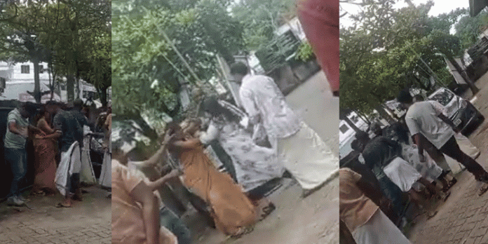 ആലപ്പുഴ കോടതി വളപ്പില് നാത്തൂന്മാര് തമ്മില് പൊരിഞ്ഞ തല്ല് ; കേസെടുത്ത് പോലീസ് ആലപ്പുഴ കോടതി വളപ്പില് നാത്തൂന്മാര് തമ്മില് പൊരിഞ്ഞ തല്ല് ; കേസെടുത്ത് പോലീസ്
