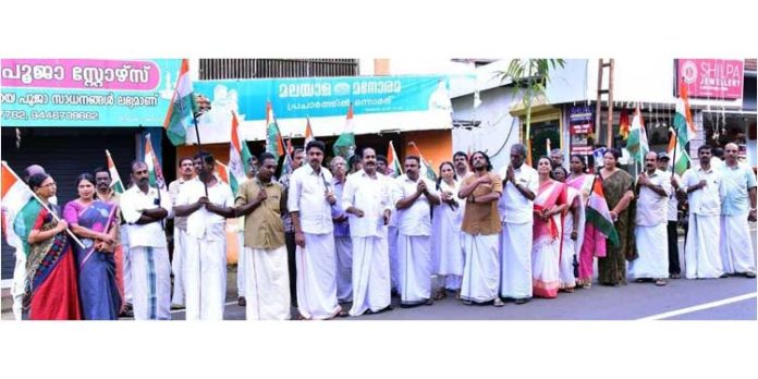 ചാണ്ടി ഉമ്മന്റെ വിജയത്തിൽ മലയാലപ്പുഴയിൽ ആഹ്ലാദ പ്രകടനവും യോഗവും നടത്തി ചാണ്ടി ഉമ്മന്റെ വിജയത്തിൽ മലയാലപ്പുഴയിൽ ആഹ്ലാദ പ്രകടനവും യോഗവും നടത്തി