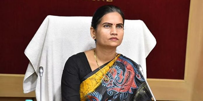 കേരളത്തിൽ നിപ നിയന്ത്രണ വിധേയം ; ആശങ്കയുടെ നാളുകൾ കഴിഞ്ഞെന്ന് കേന്ദ്ര ആരോഗ്യ സഹമന്ത്രി ഭാരതി പവാർ കേരളത്തിൽ നിപ നിയന്ത്രണ വിധേയം ; ആശങ്കയുടെ നാളുകൾ കഴിഞ്ഞെന്ന് കേന്ദ്ര ആരോഗ്യ സഹമന്ത്രി ഭാരതി പവാർ