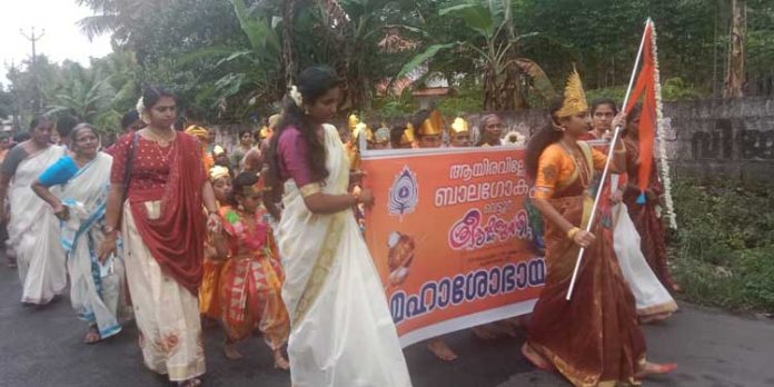 കോന്നിയെ അമ്പാടിയാക്കി മഹാശോഭയാത്ര നടന്നു കോന്നിയെ അമ്പാടിയാക്കി മഹാശോഭയാത്ര നടന്നു