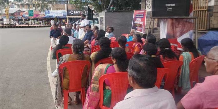 ഗ്രന്ഥശാല സംരക്ഷണ സദസ് സംഘടിപ്പിച്ചു ഗ്രന്ഥശാല സംരക്ഷണ സദസ് സംഘടിപ്പിച്ചു