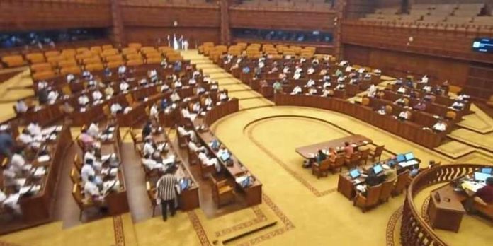 മന്ത്രിസഭയില് അഴിച്ചുപണിക്കൊരുങ്ങി ഇടതുമുന്നണി ; ലക്ഷ്യം മുഖംമിനുക്കലോ, മുഖം രക്ഷിക്കലോ? മന്ത്രിസഭയില് അഴിച്ചുപണിക്കൊരുങ്ങി ഇടതുമുന്നണി ; ലക്ഷ്യം മുഖംമിനുക്കലോ, മുഖം രക്ഷിക്കലോ?